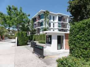 Отель Beachfront Rawai One Bedroom Apartment  Раваи